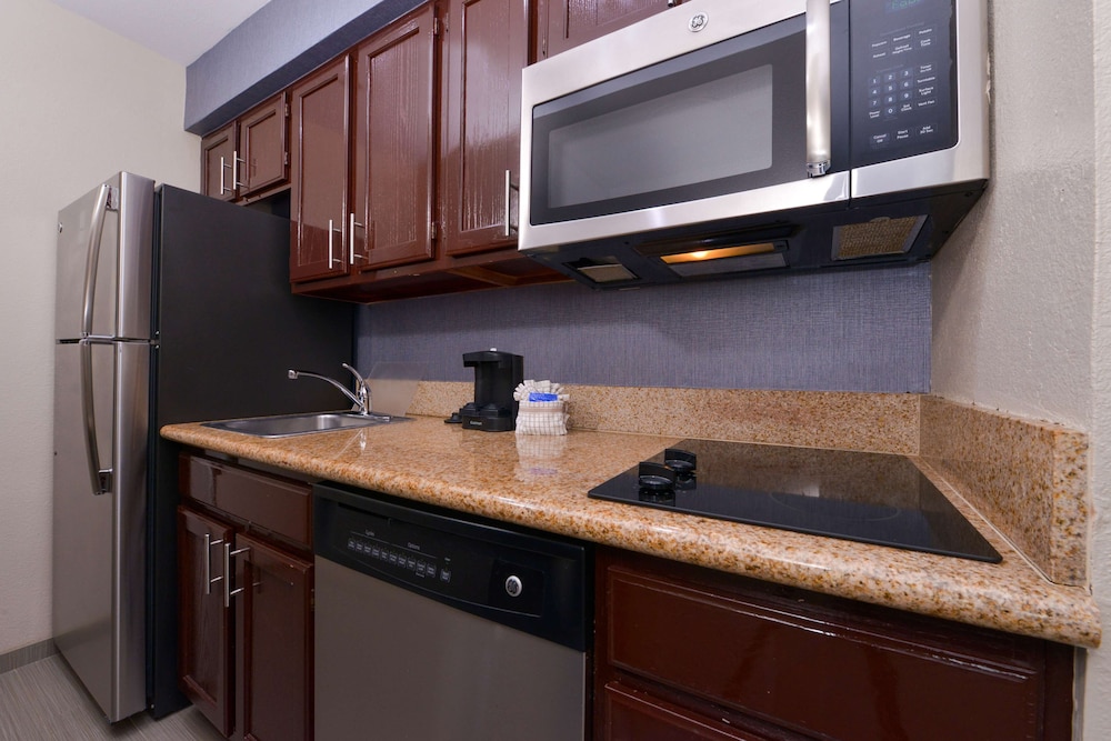 Suite, 2 Queen Beds - Photo 10