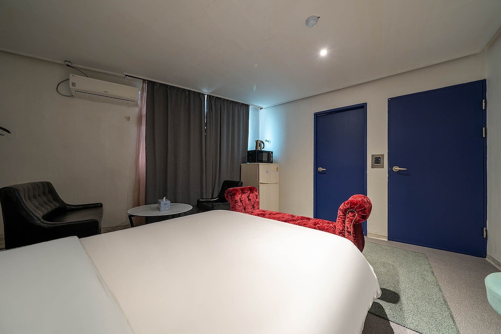 Standard Room - Photo 13