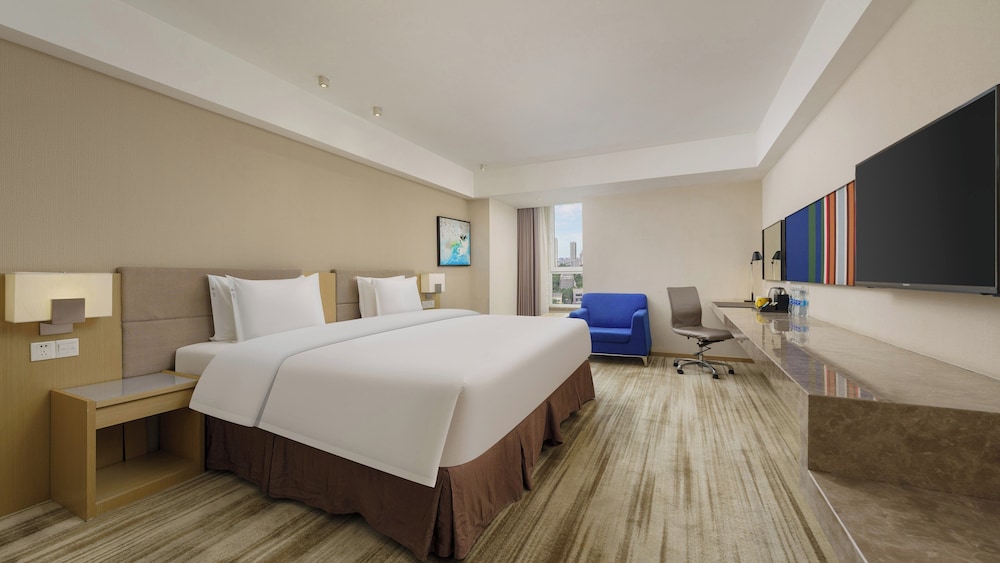 Standard Room, 1 King Bed (Super King) photo 1