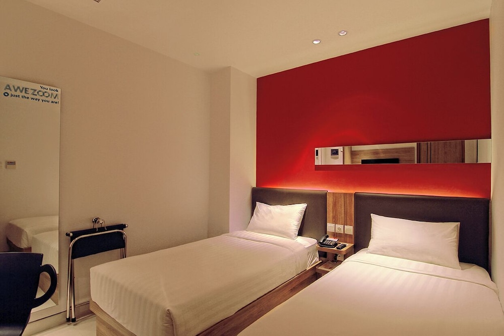 Standard Twin Room, City View