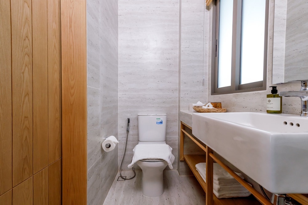 Deluxe Double Room, Non Smoking - Photo 2