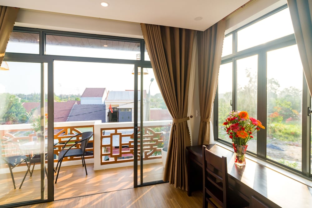 Grand Deluxe Double With Balcony - Photo 14