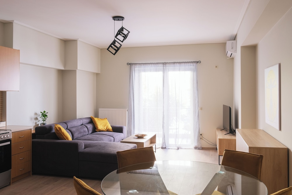 Large 1BR Apartment (65 sqm) with Balcony