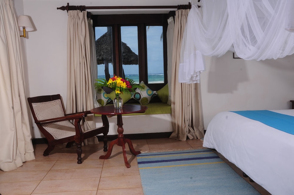 Beach Front Room - Photo 2