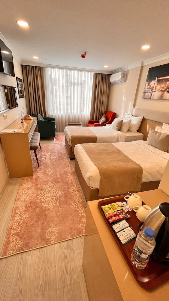 Deluxe Room - Photo 2