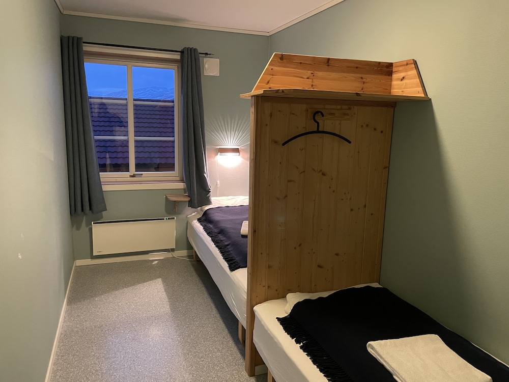 Twin Room, Shared Bathroom photo 1