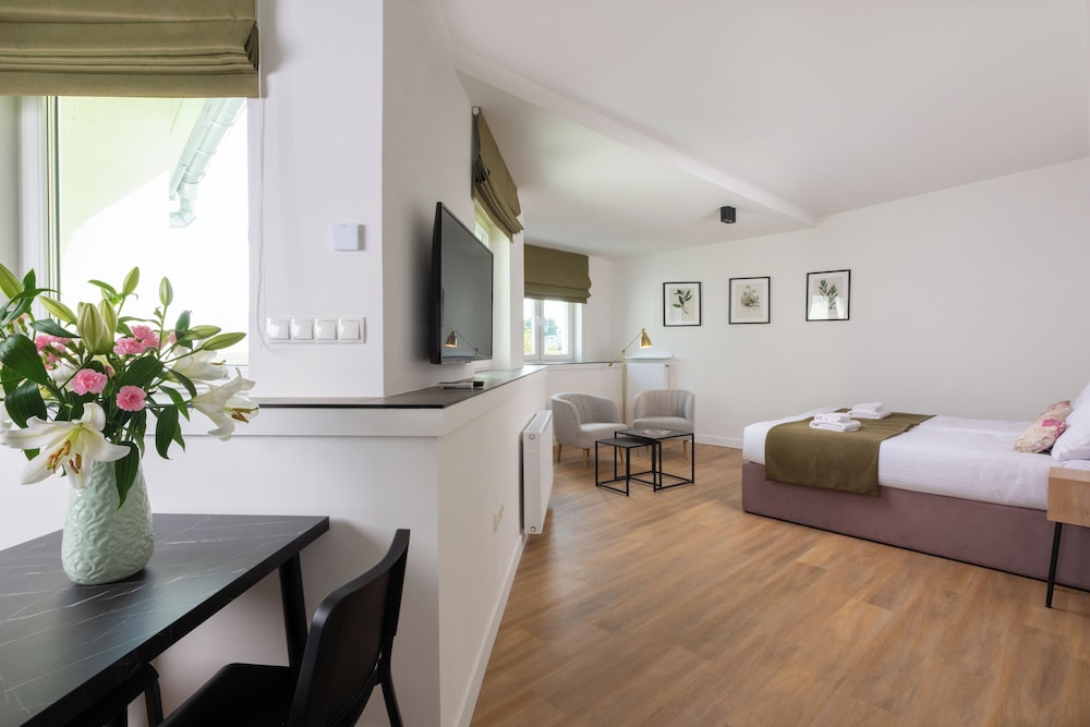 Premium Apartment - Photo 2