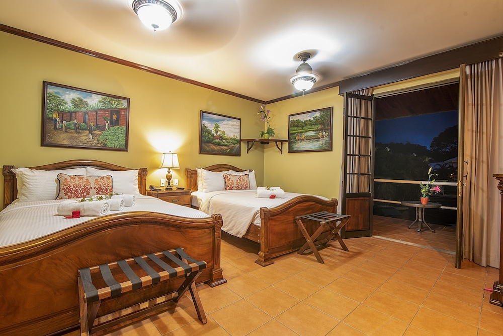 Superior Suite - Photo 1