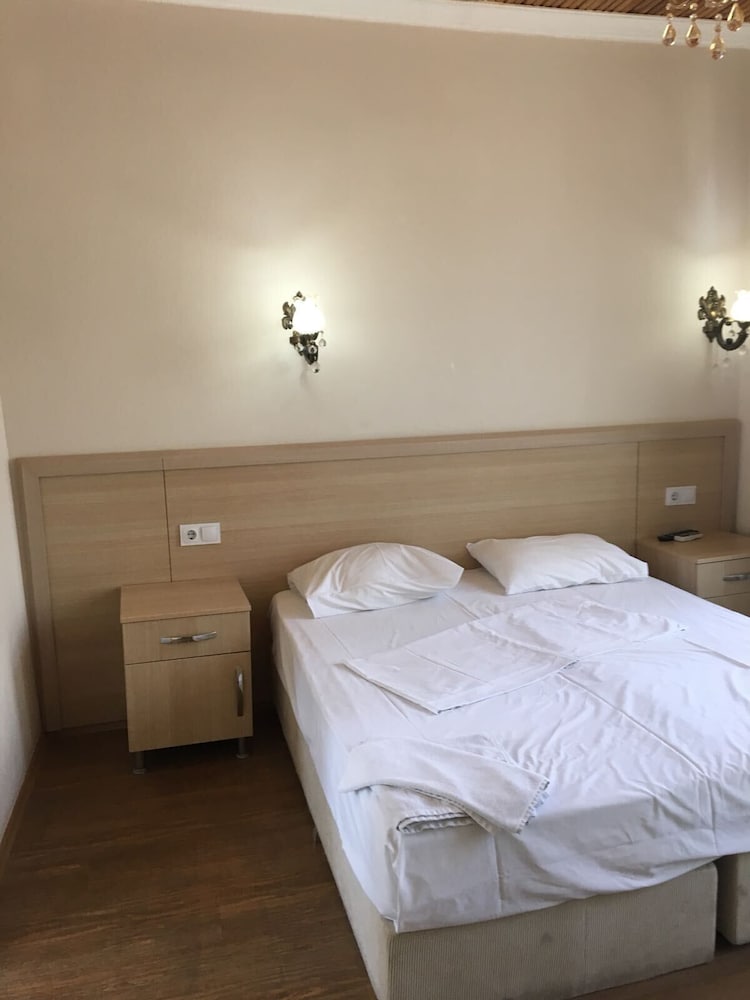 Triple Room, 2 Bedrooms photo 3