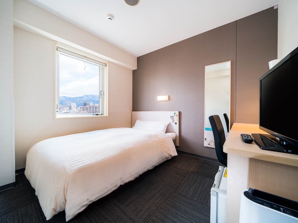 Standard Room, Smoking