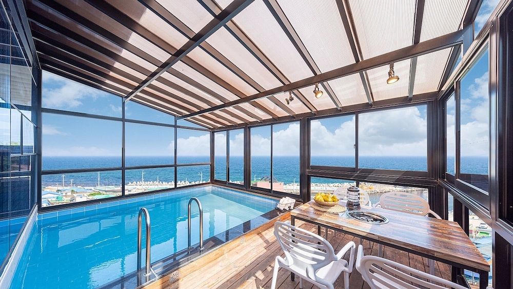 Modern Pool Villa C102 - Photo 6