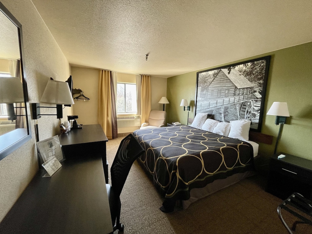 Standard Room, 1 King Bed - Photo 1