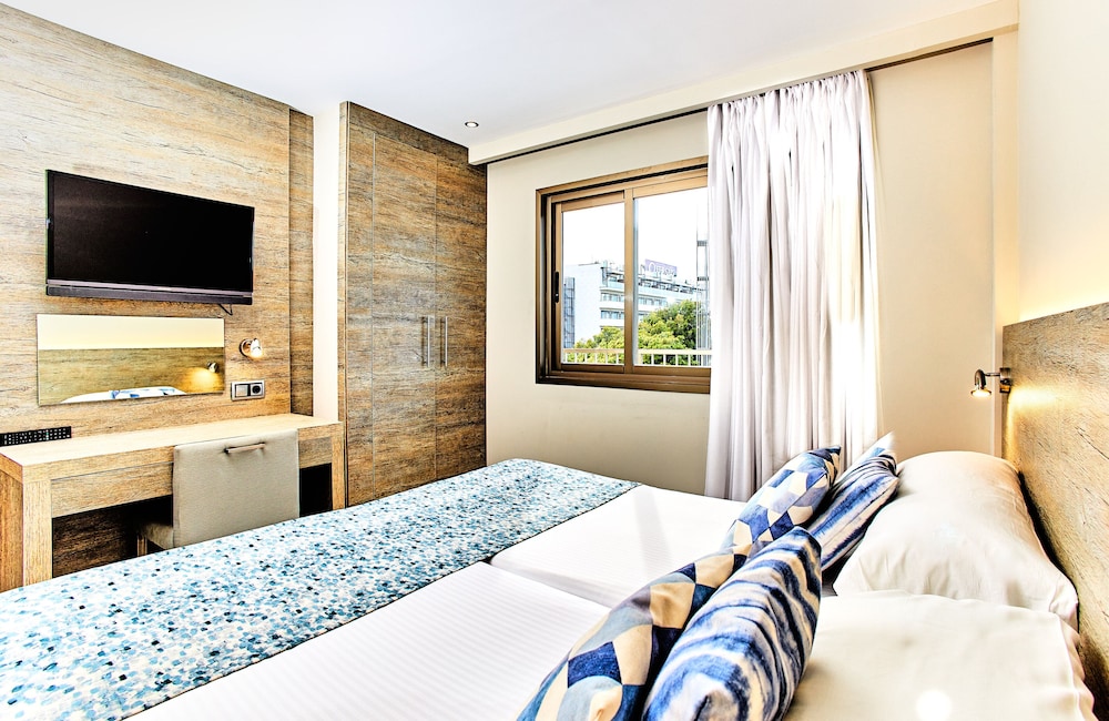 Apartment (Sextuple)