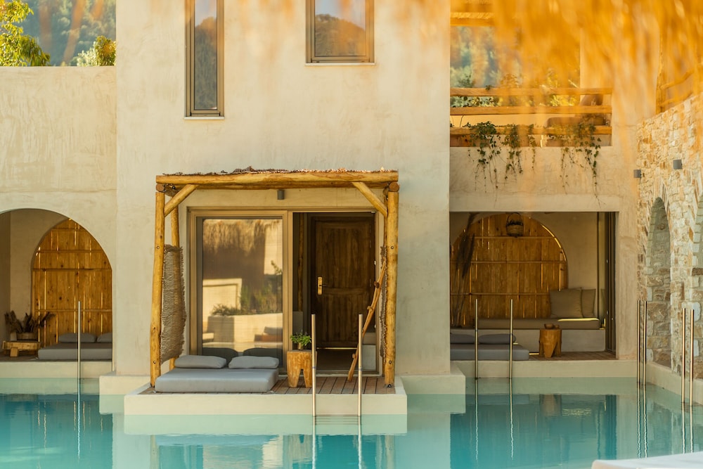 Isle Suite | Swim Up photo 2