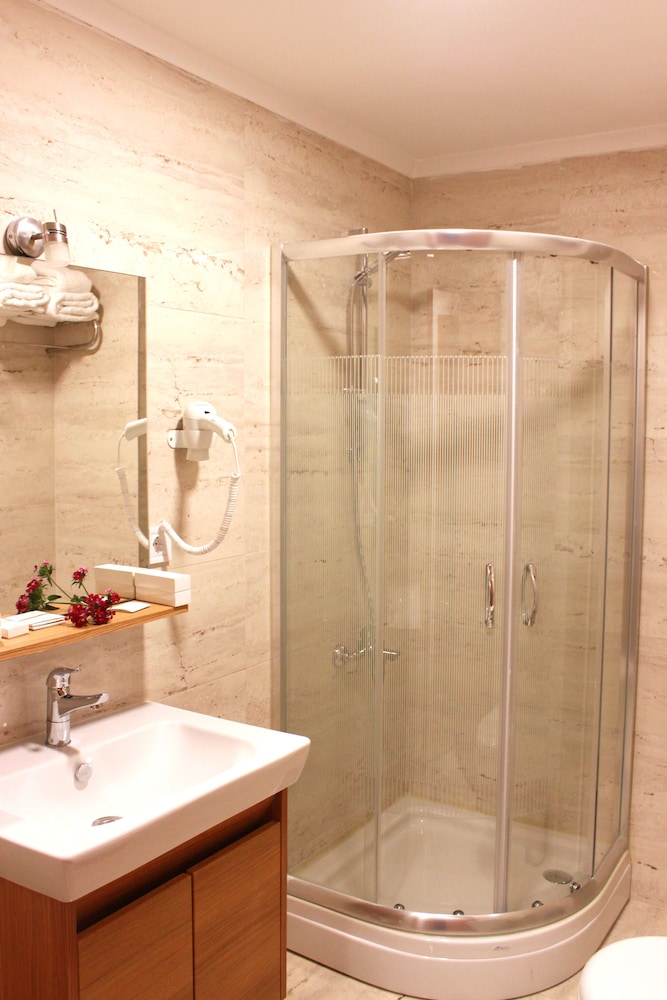 Deluxe Quadruple Room photo 2