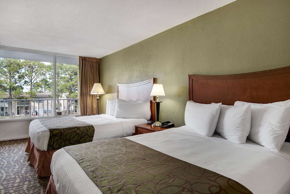 Room, 2 Queen Beds, Non Smoking