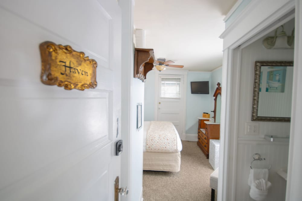 Superior Room, 1 Queen Bed, Balcony