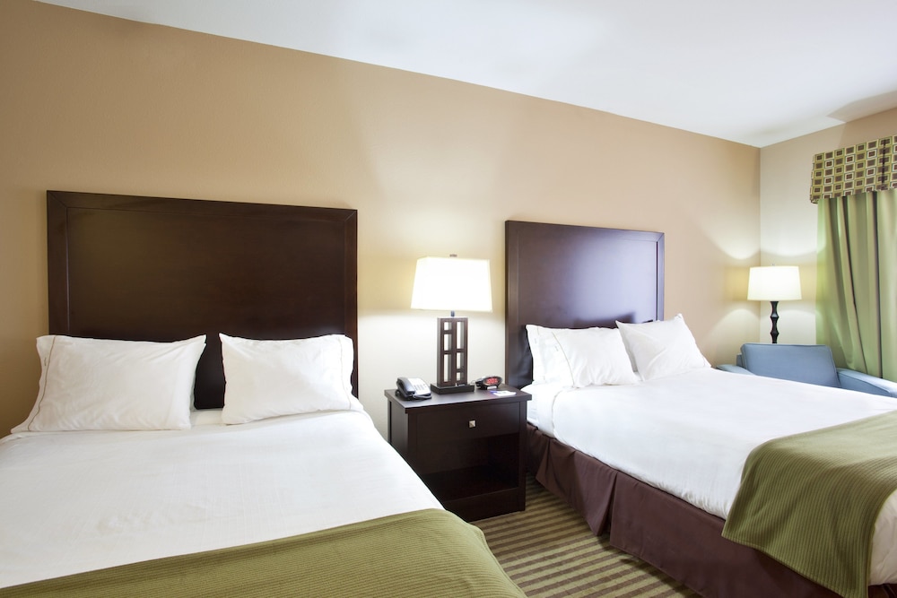 Standard Room, 2 Queen Beds - Photo 5