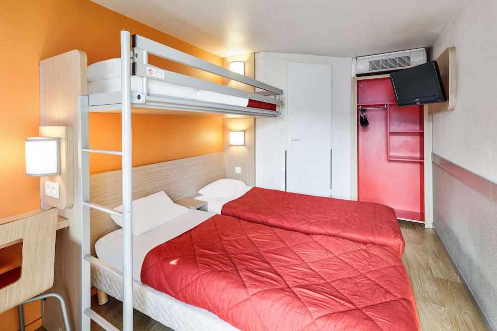 Standard Room, 3 Twin Beds - Photo 3