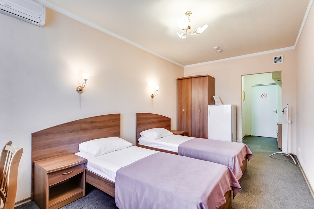 Basic Twin Room photo 2