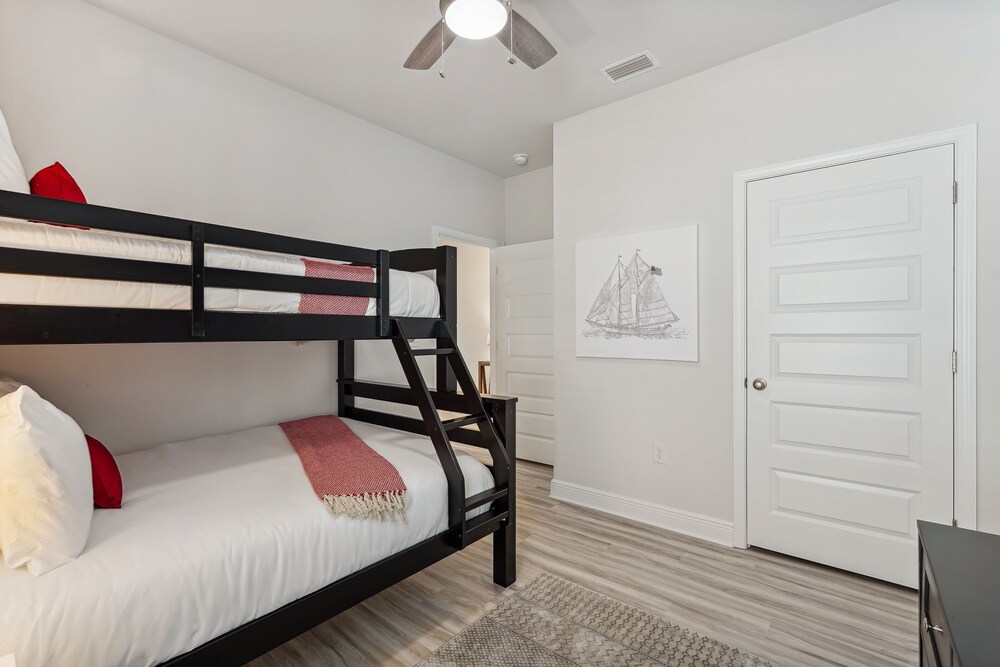 House (4 Bedrooms) photo 1