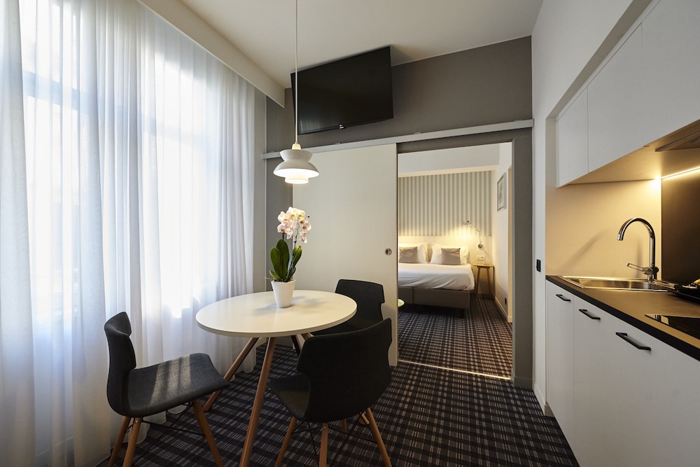 Deluxe Apartment, 1 Double Bed, Kitchen