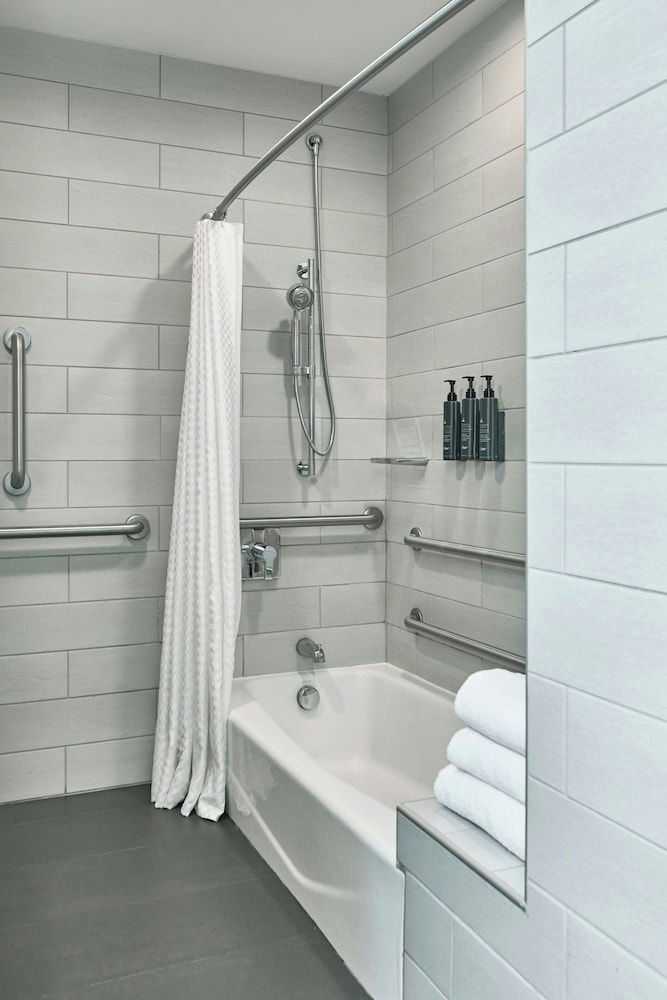 Suite, Multiple Beds (Mobility Accessible, Tub) photo 1
