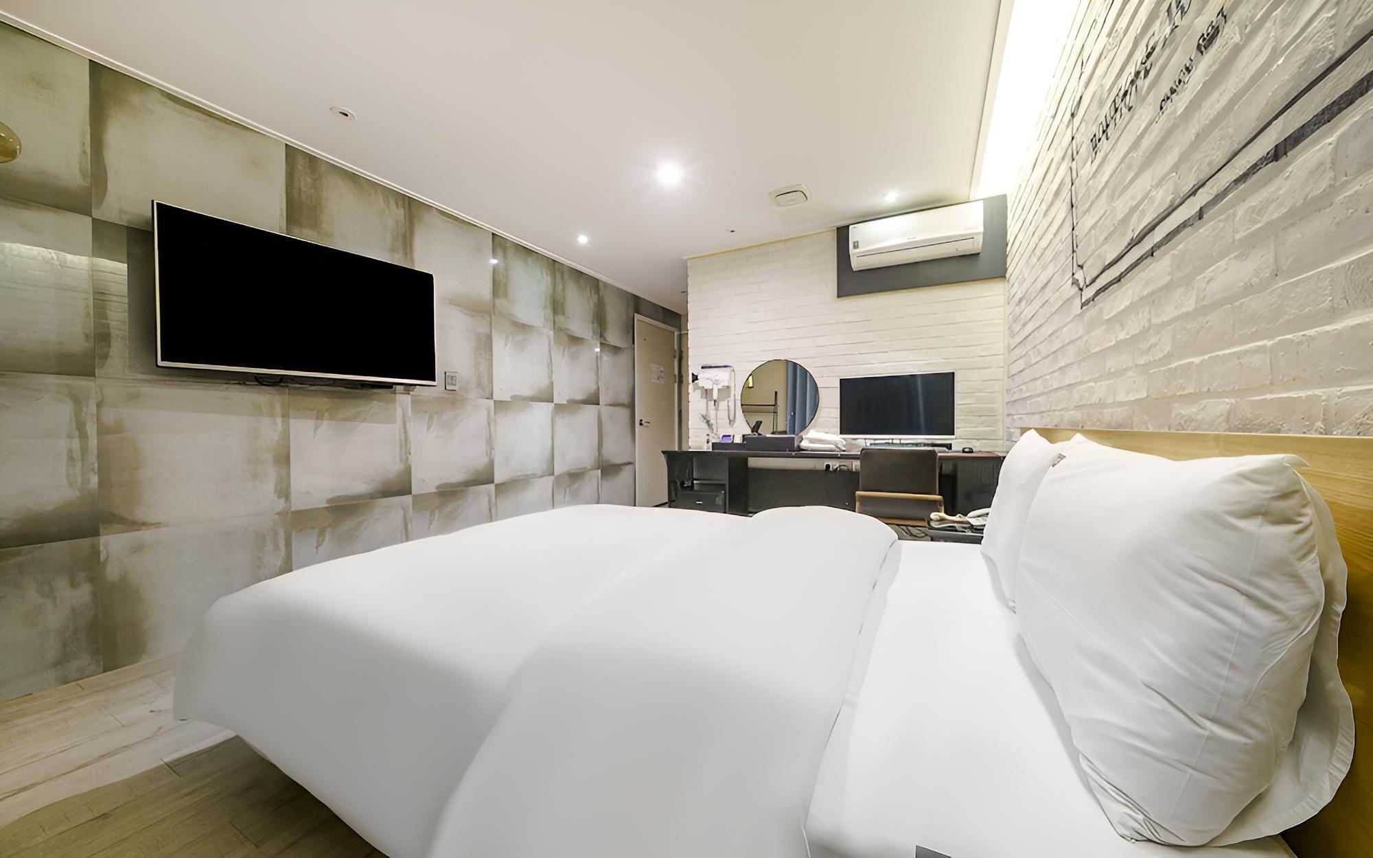 Room (Suite - RTX 2060 1PC (Disney Plus ava) - Photo 12