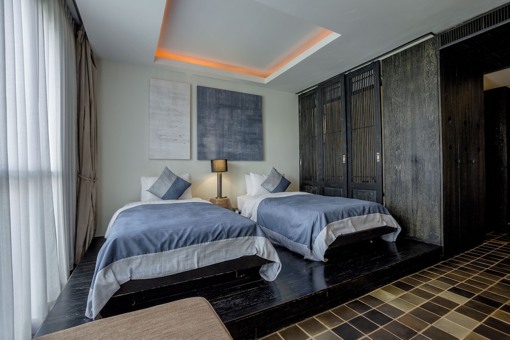 Deluxe Room, 2 Twin Beds, Bathtub - Photo 3