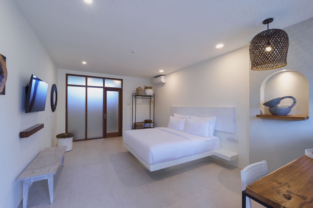 Deluxe Room - Photo 2