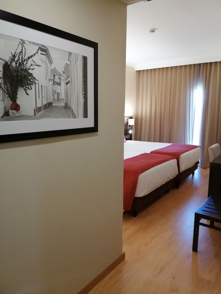 Double or Twin Room - Photo 2