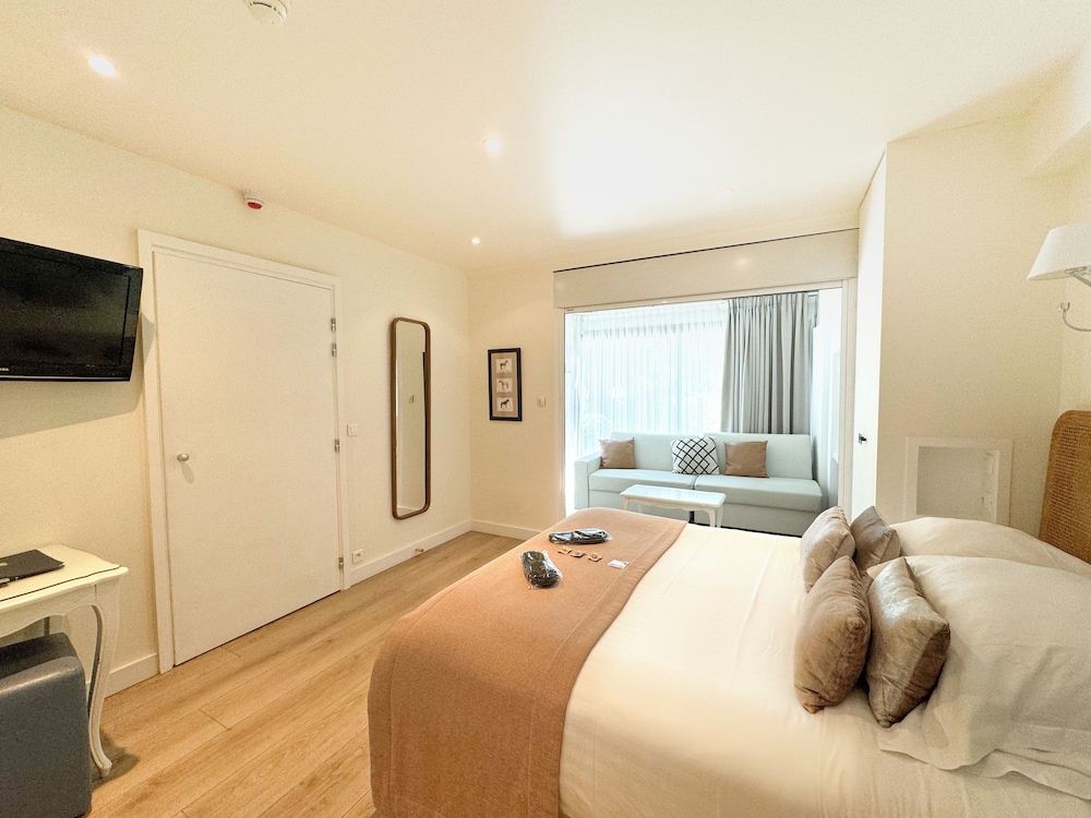 Family Room, Ground Floor