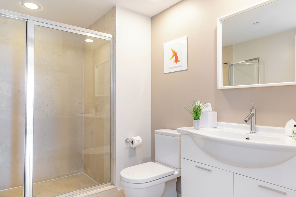 Luxury Apartment thumbnail 5