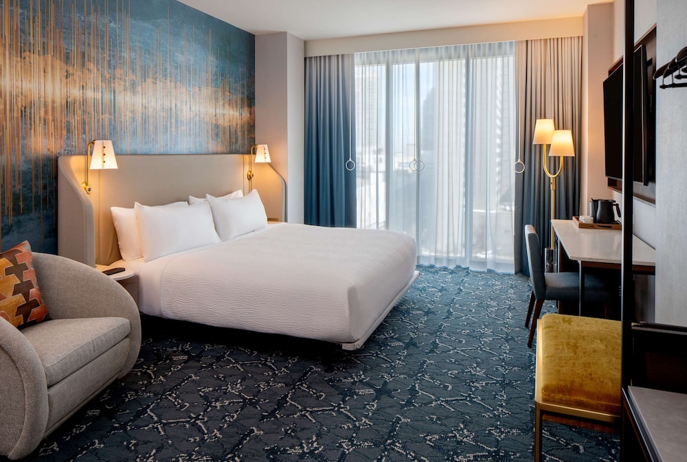 Suite, 1 Bedroom, Bathtub