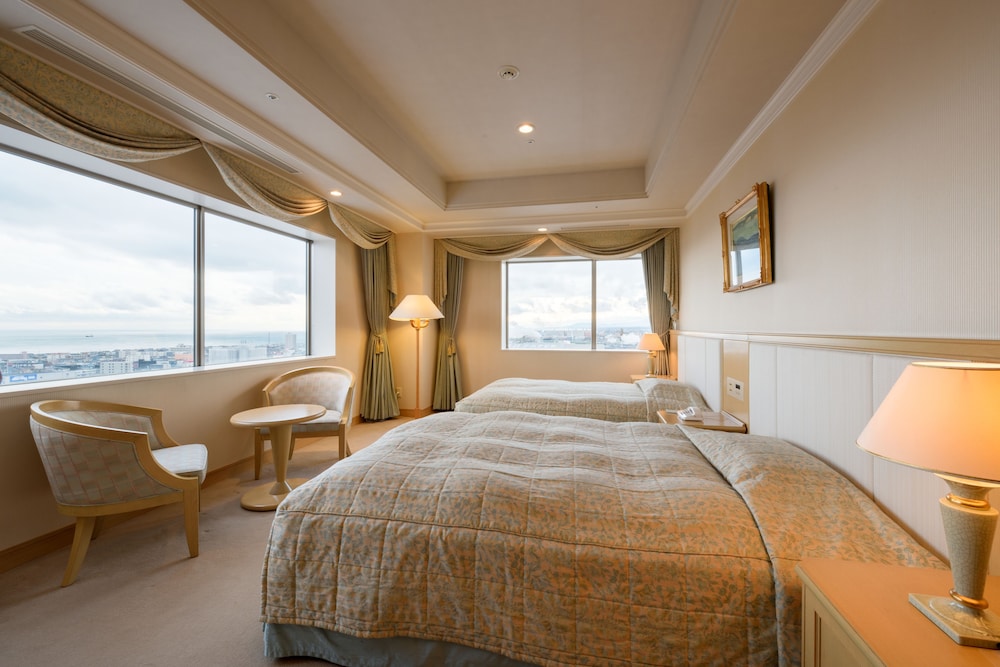 Executive Suite, Smoking, Sea Facing photo 3