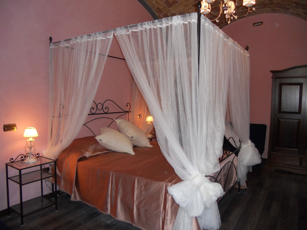 Romantic Suite photo 2