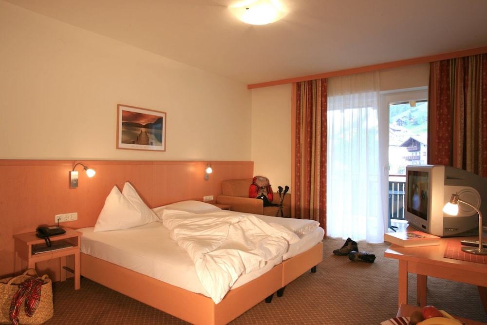 Comfort Double Room, Balcony, Mountain View (Enzian) photo 3
