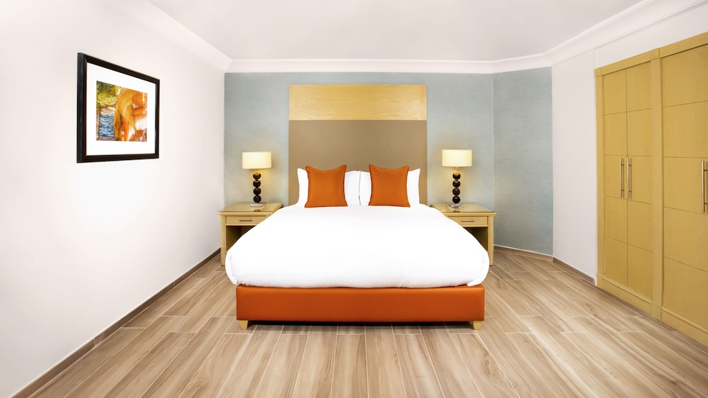 Junior Suite, 1 King Bed - Photo 12