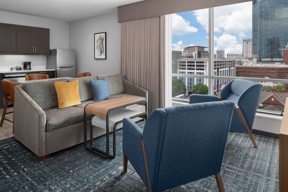 Suite, 1 Bedroom - Photo 7