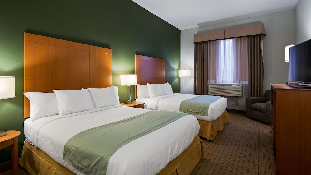 Standard Room, Multiple Beds, Non Smoking, Refrigerator & Microwave photo 1