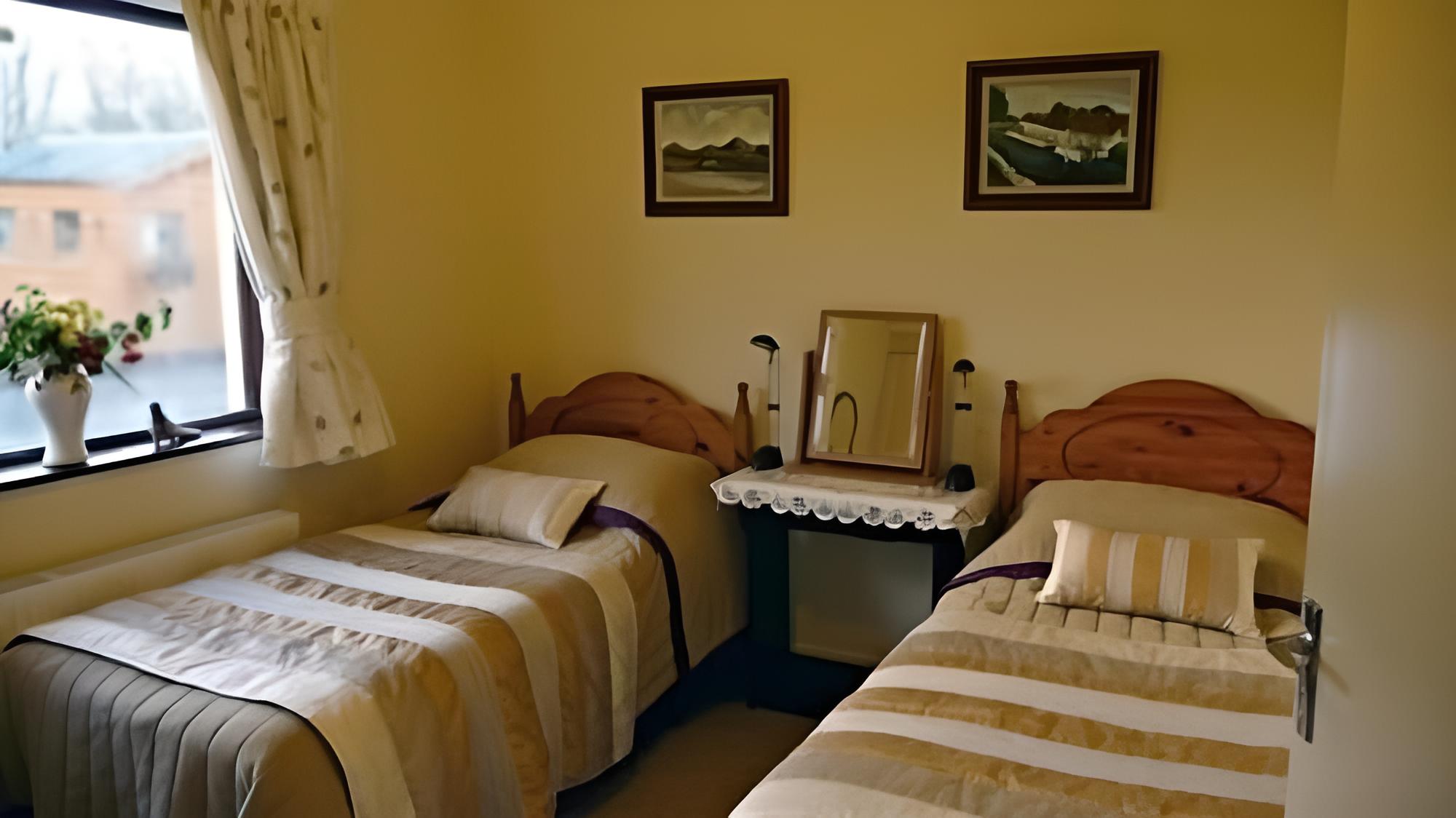 Twin Room, Ensuite photo 1