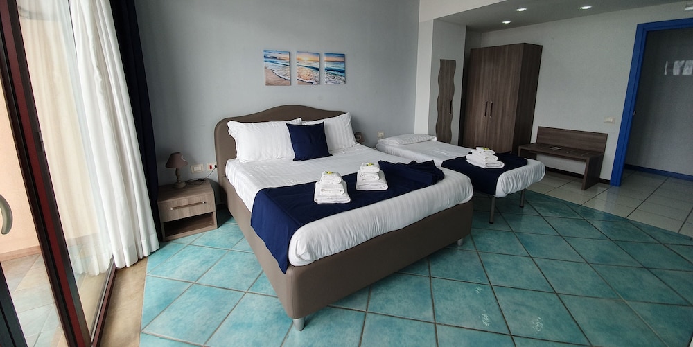 Double Room, Sea View - Photo 7