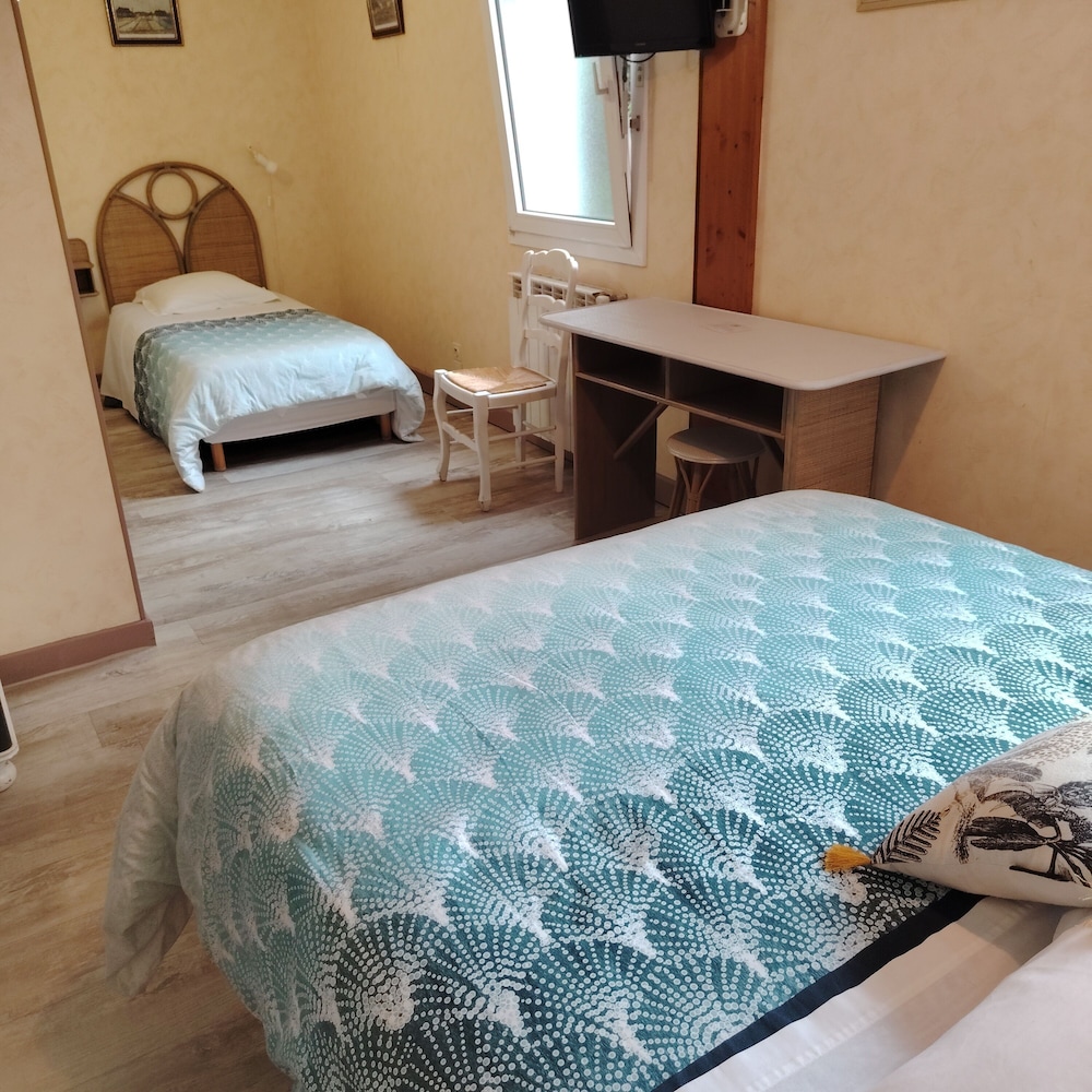 Classic Triple Room, Multiple Beds, Private Bathroom