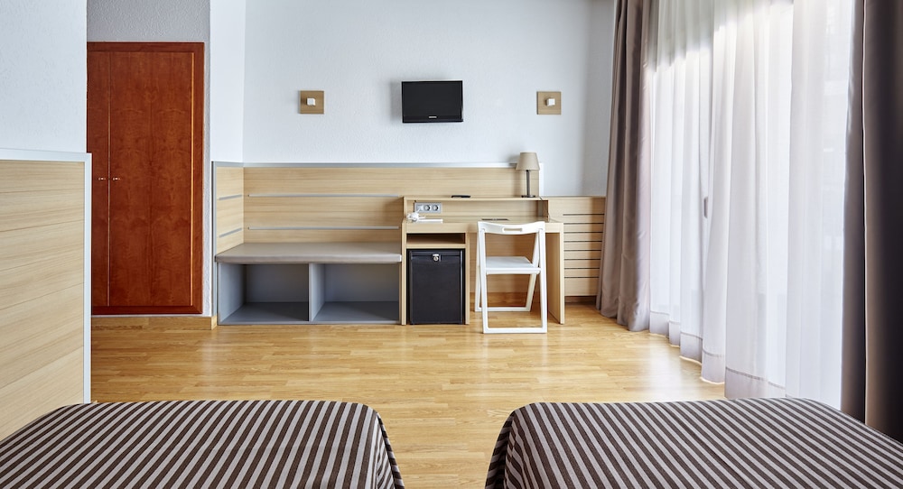 Standard Double or Twin Room (No Access to Avana Rooftop) - Photo 7