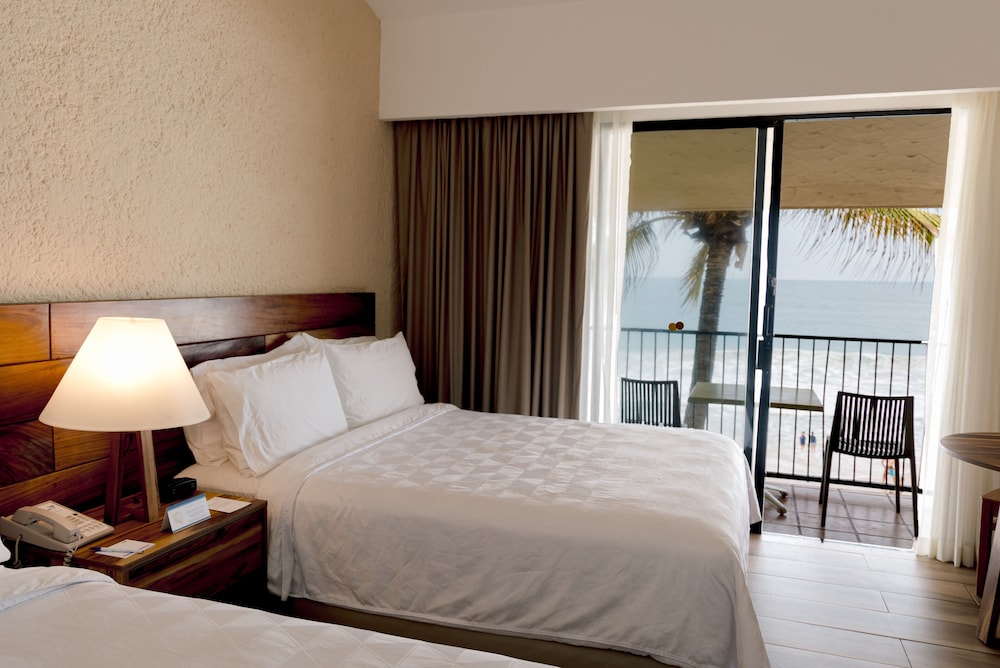 Standard Room, 2 Double Beds photo 3