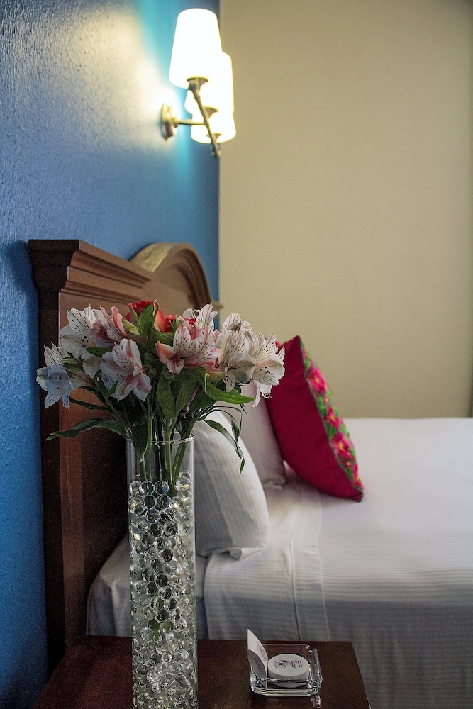 Junior Suite, 1 King Bed - Photo 7