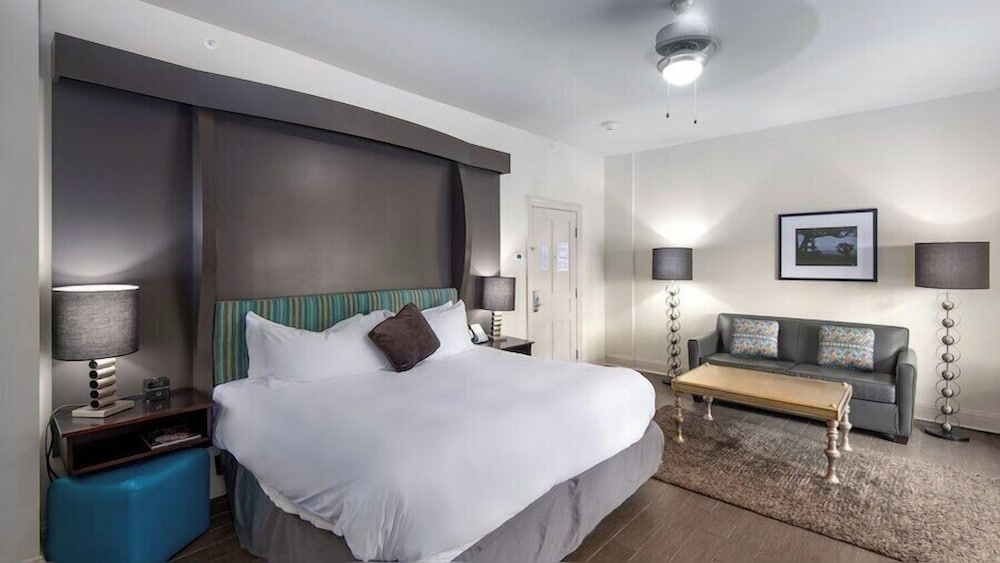 King Suite Residential View photo 1