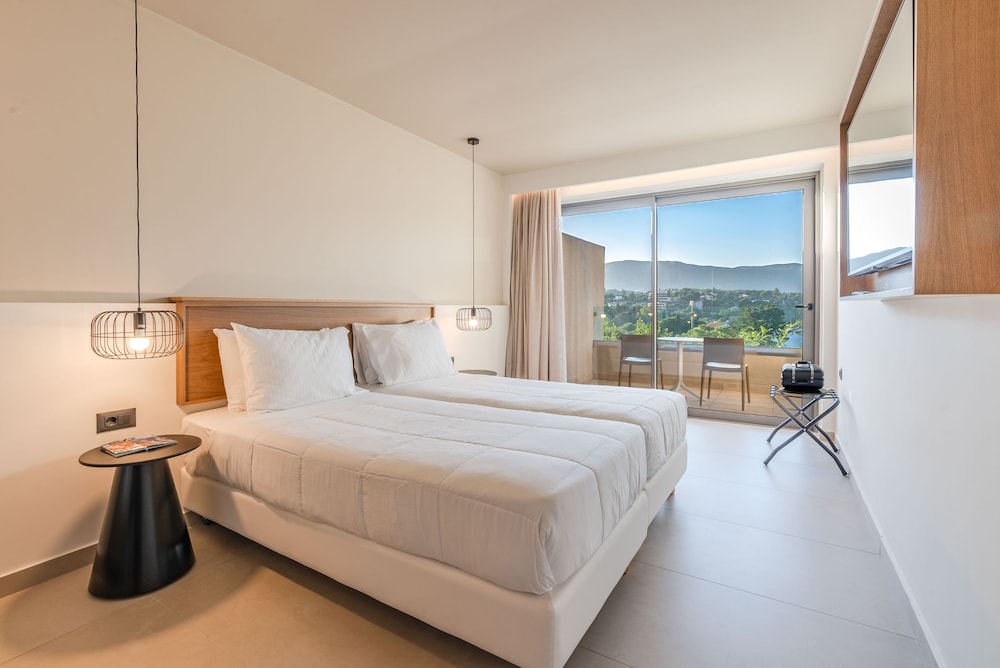 Premium Room with Garden View - Photo 3