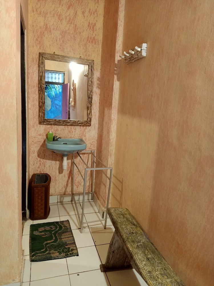 Budget Double or Twin Room photo 2