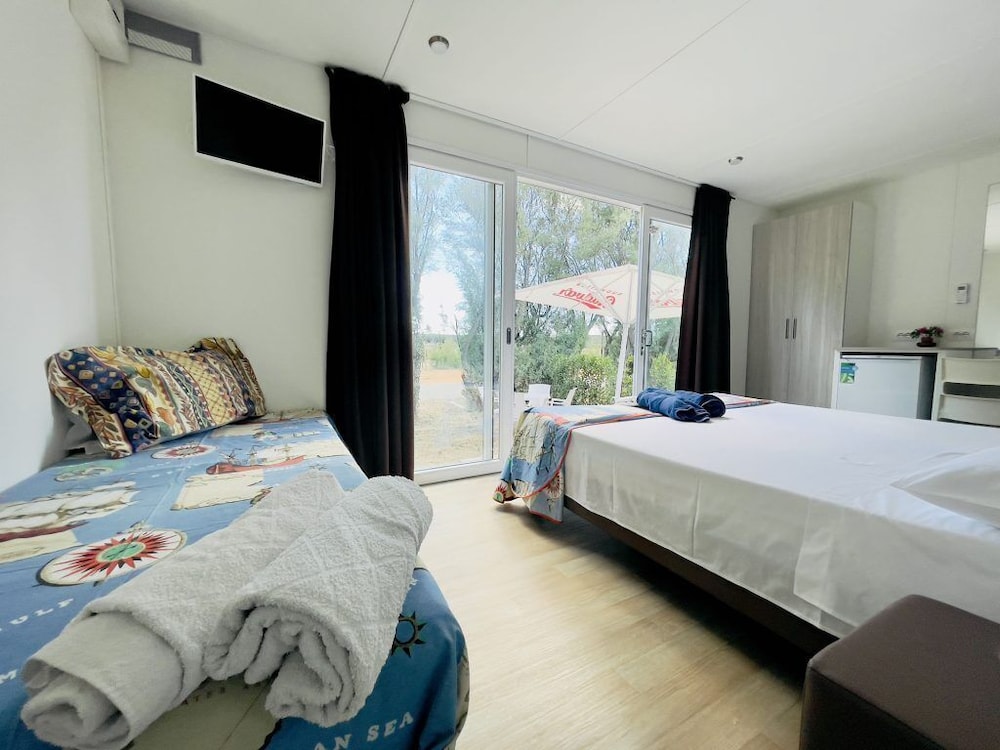 Mobile Home photo 1